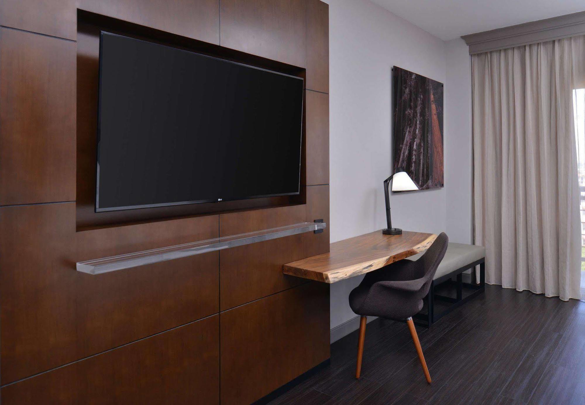 Visalia Marriott At The Convention Center Ξενοδοχείο Εξωτερικό φωτογραφία